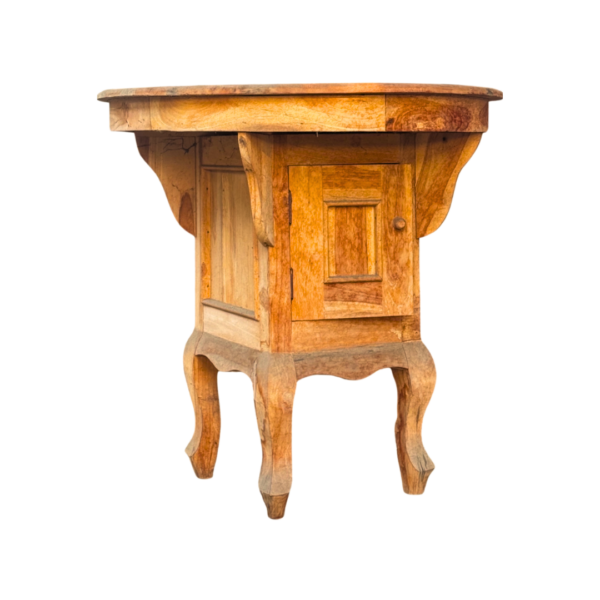 Oriental Saddle Tableside
